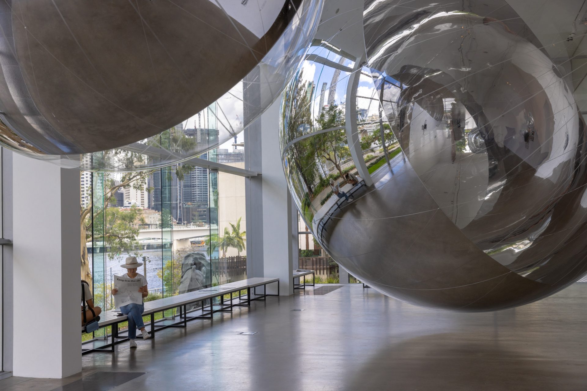 Drift: A cosmic web of thermodynamic rhythms, 2022. Installation view at Air, The Queensland Art Gallery | Gallery of Modern Art (QAGOMA), Brisbane, 2022. Photography by Studio Tomas Saraceno.